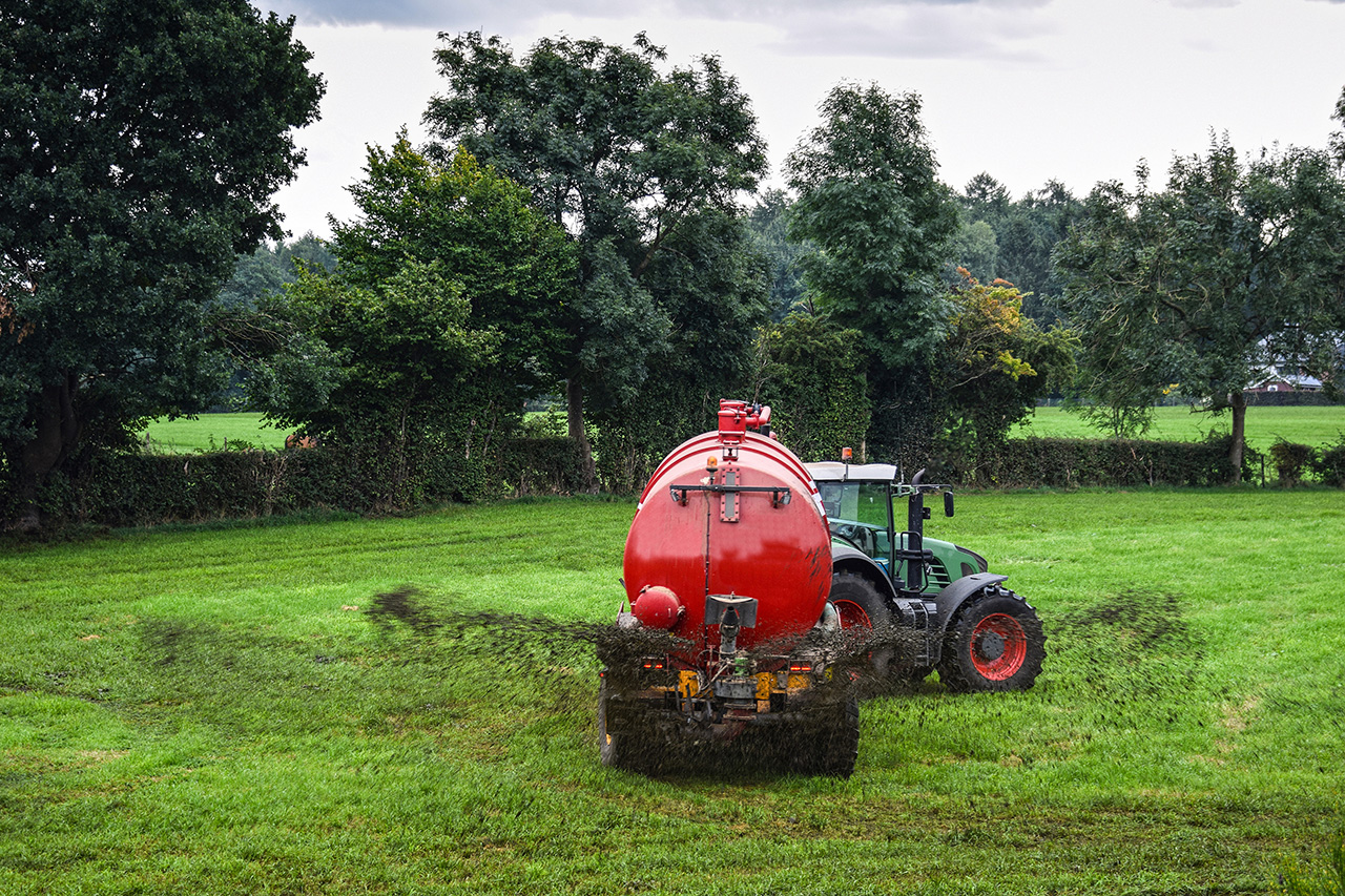 slurry tank pulled by tractor